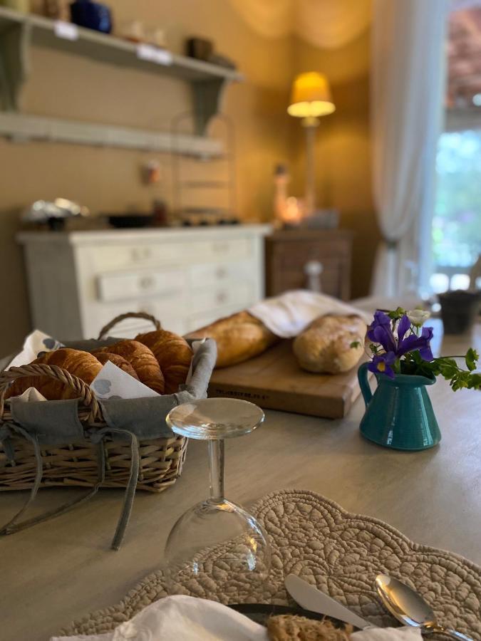 לינה וארוחת בוקר Entrecasteaux L'Eveil En Provence מראה חיצוני תמונה