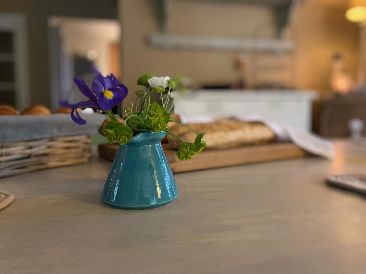 לינה וארוחת בוקר Entrecasteaux L'Eveil En Provence מראה חיצוני תמונה