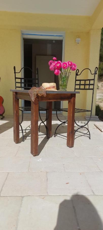 לינה וארוחת בוקר Entrecasteaux L'Eveil En Provence מראה חיצוני תמונה
