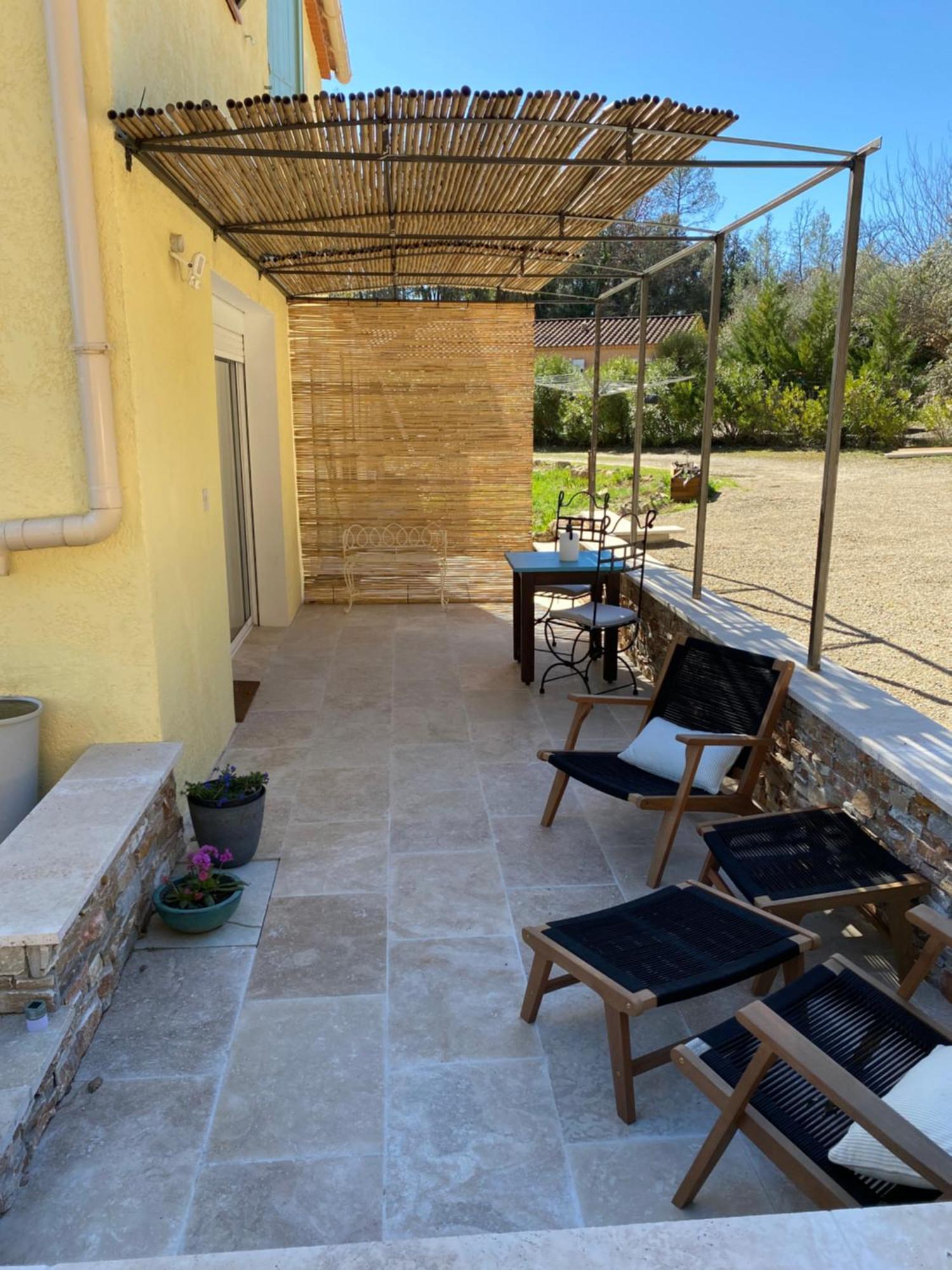לינה וארוחת בוקר Entrecasteaux L'Eveil En Provence מראה חיצוני תמונה